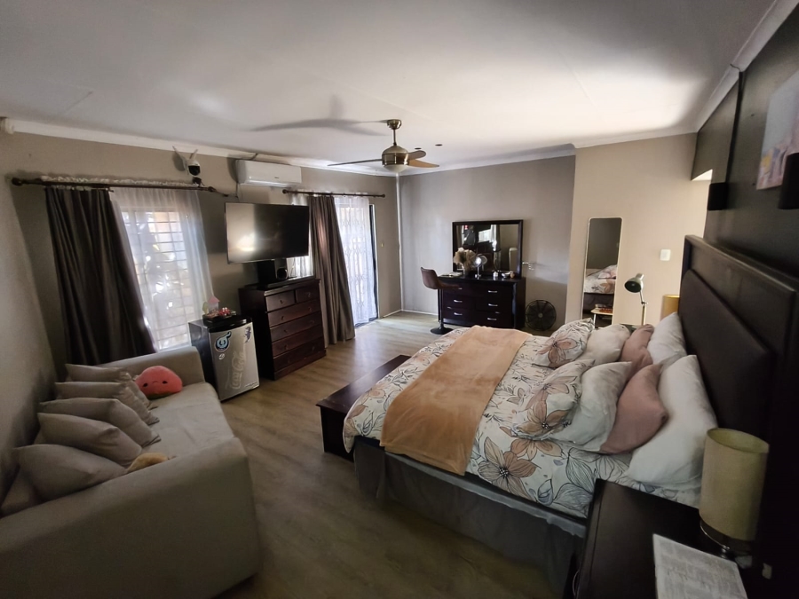3 Bedroom Property for Sale in Safari Gardens North West